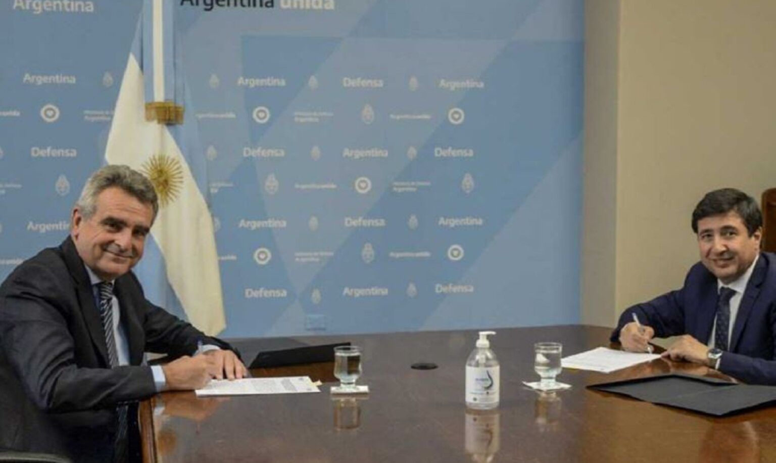 El presidente fernández confirmó que arroyo y rossi deben renunciar porque son candidatos