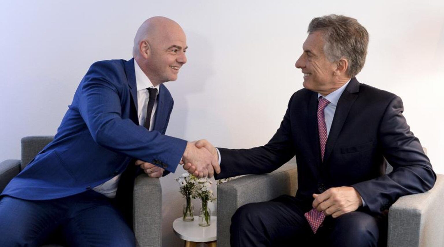 Piden a la fifa que eche a macri de la fundación que preside