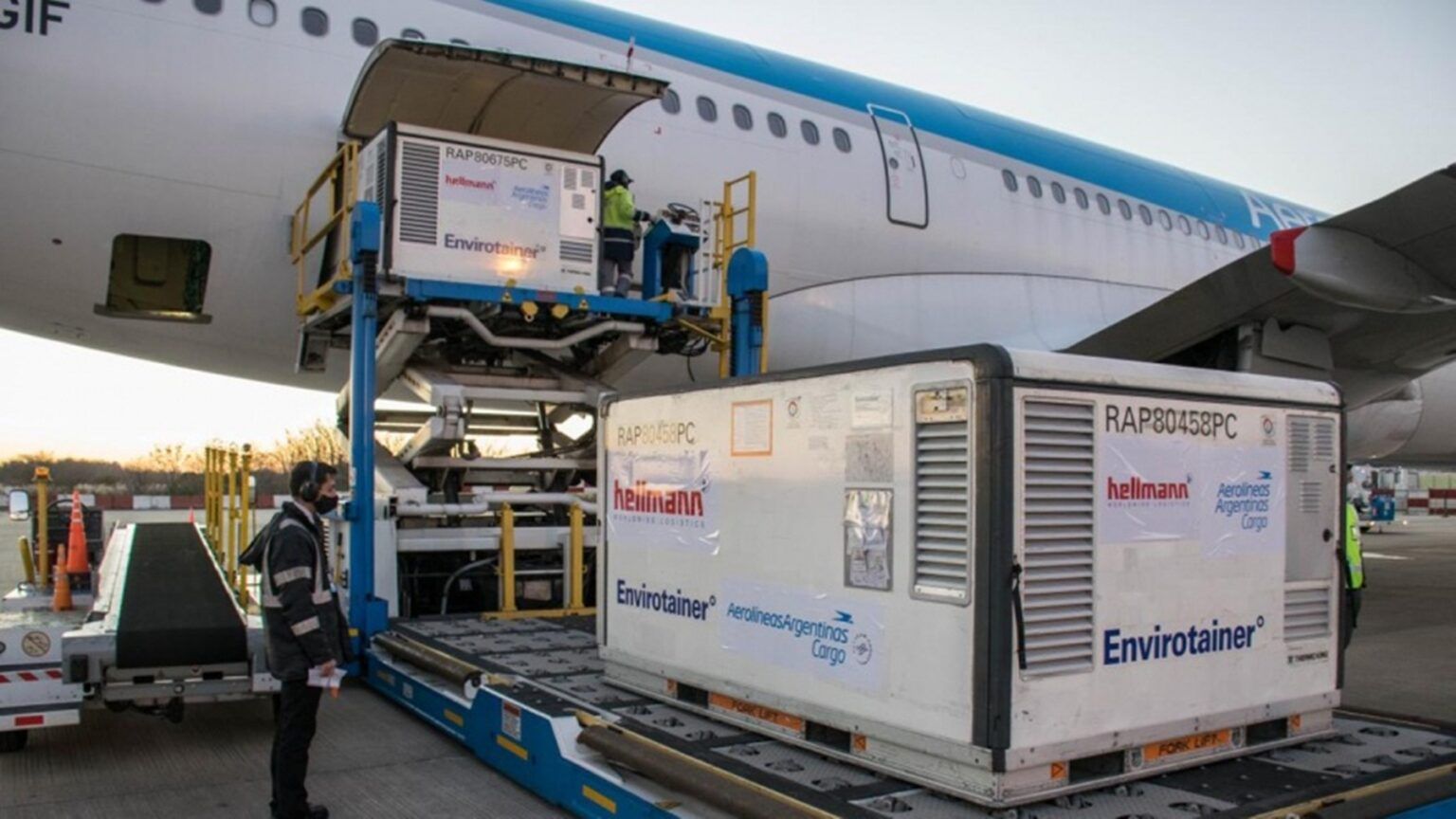 Llegaron más de 2. 000. 000 de vacunas de sinopharm y de astrazeneca