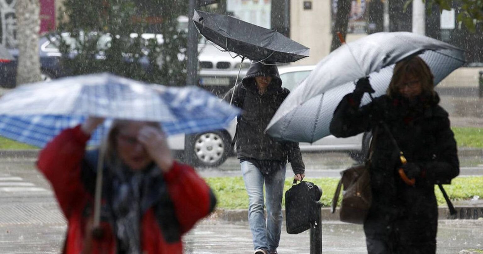 Emiten alerta amarillo por fuerte lluvia y vientos intensos con ráfagas