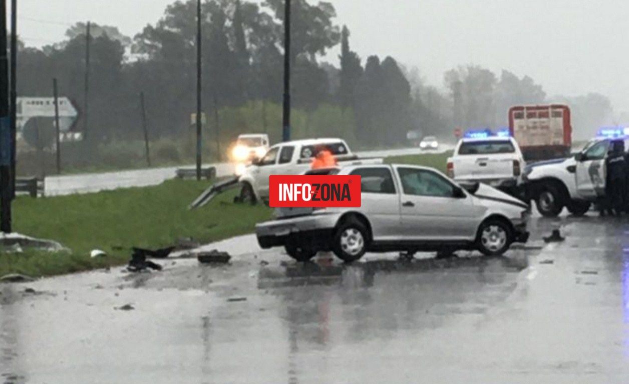 Ruta 2: Un muerto y 3 heridos tras fuerte choque entre auto y camioneta
