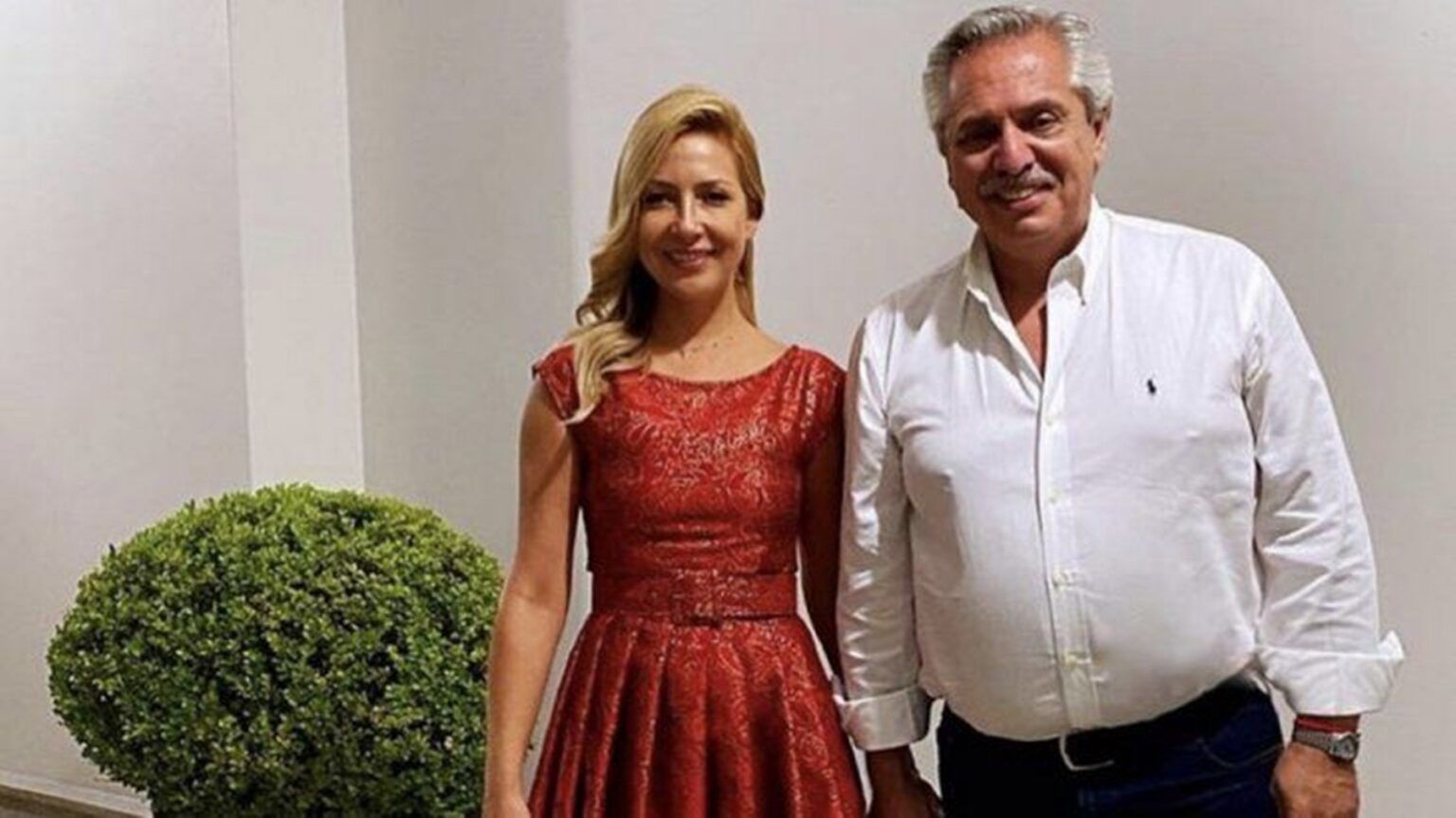 En el día de la madre, el presidente reveló que junto a fabiola esperan un varón