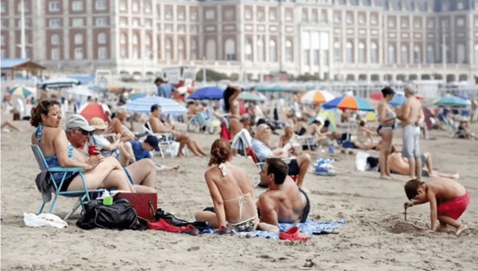 Fin de semana largo: más turistas, pero menos gasto
