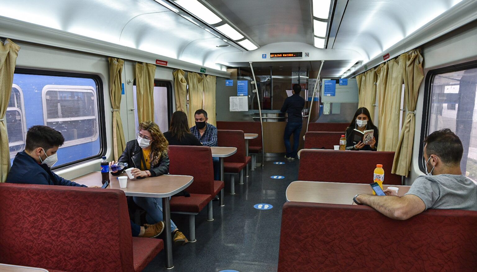 Desde hoy vuelve el coche comedor en los trenes de larga distancia