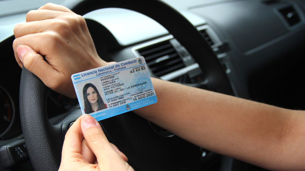 requisitos para renovar la licencia de conducir