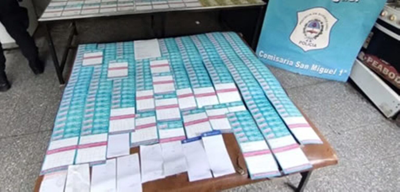 Desbaratan una banda que vendía certificados truchos de vacunación contra el covid