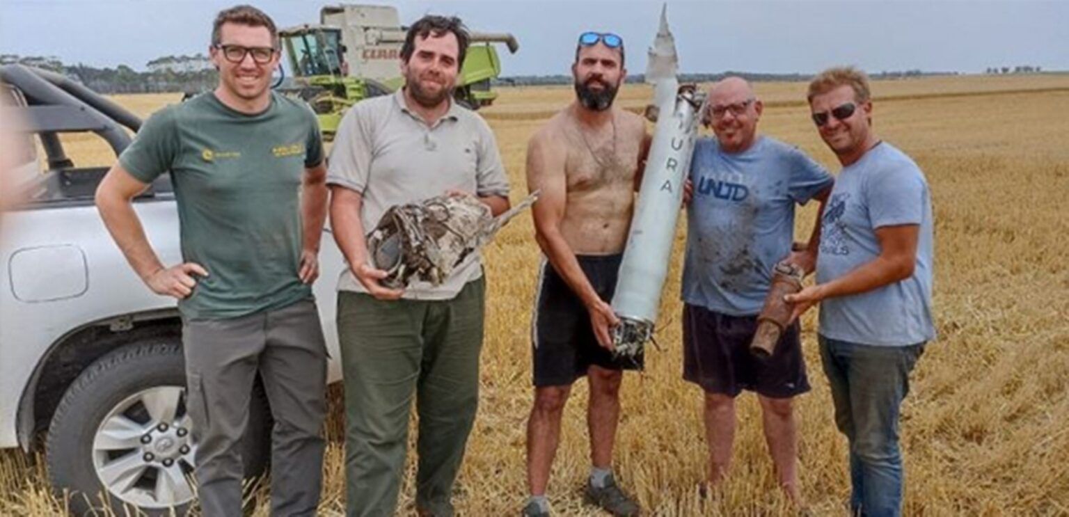 Estaban cosechando trigo en lobería y encontraron un cohete espacial