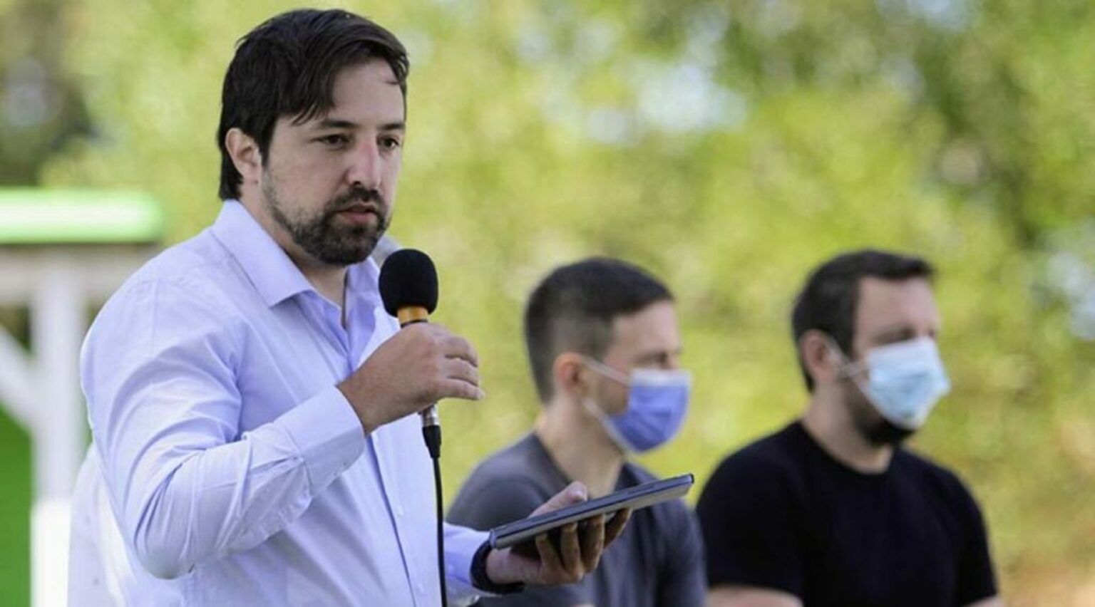 Kreplak: "si no suben los casos de covid con el frío, podremos sacar los barbijos de las aulas"