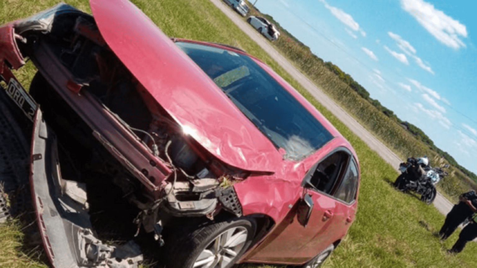 Ruta 74: una sombrilla se desprendió de un auto y otro terminó volcado al intentar esquivarla