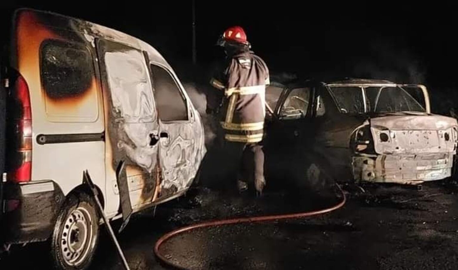 Ruta 41: cuatro policías heridos tras tremendo choque e incendio de 2 vehículos cerca de monte