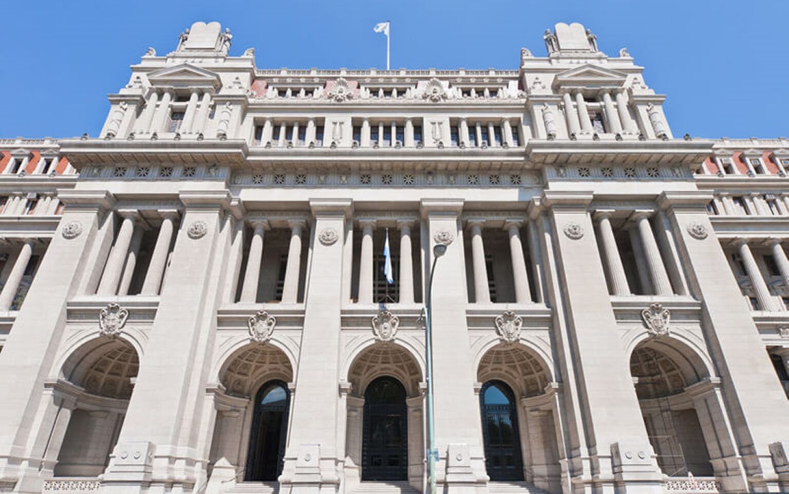 Castelli: la corte suprema se declaró incompetente en el caso de la autonomía municipal