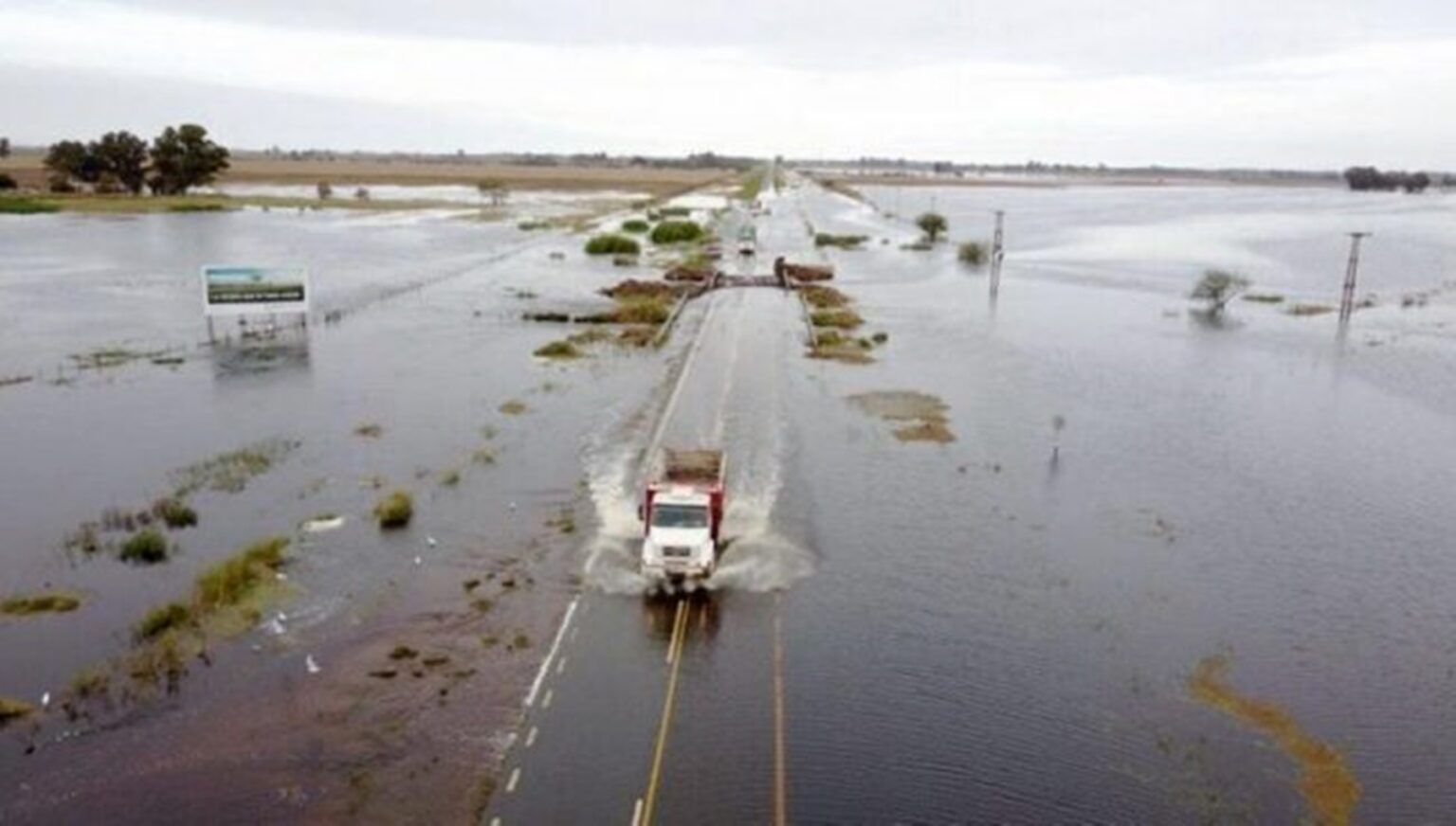 Piden que se declare la emergencia agropecuaria en general villegas por las inundaciones