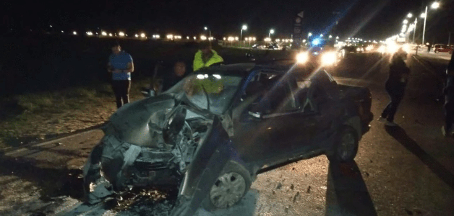 Un policía retirado murió tras chocar contra una columna de alumbrado en la ruta 11