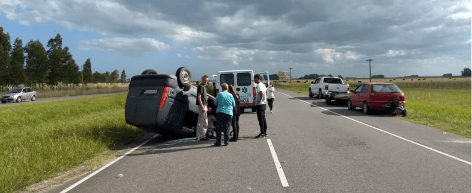 Ruta 11: tras tremendo vuelco, resultó herido el cura de santa clara del mar