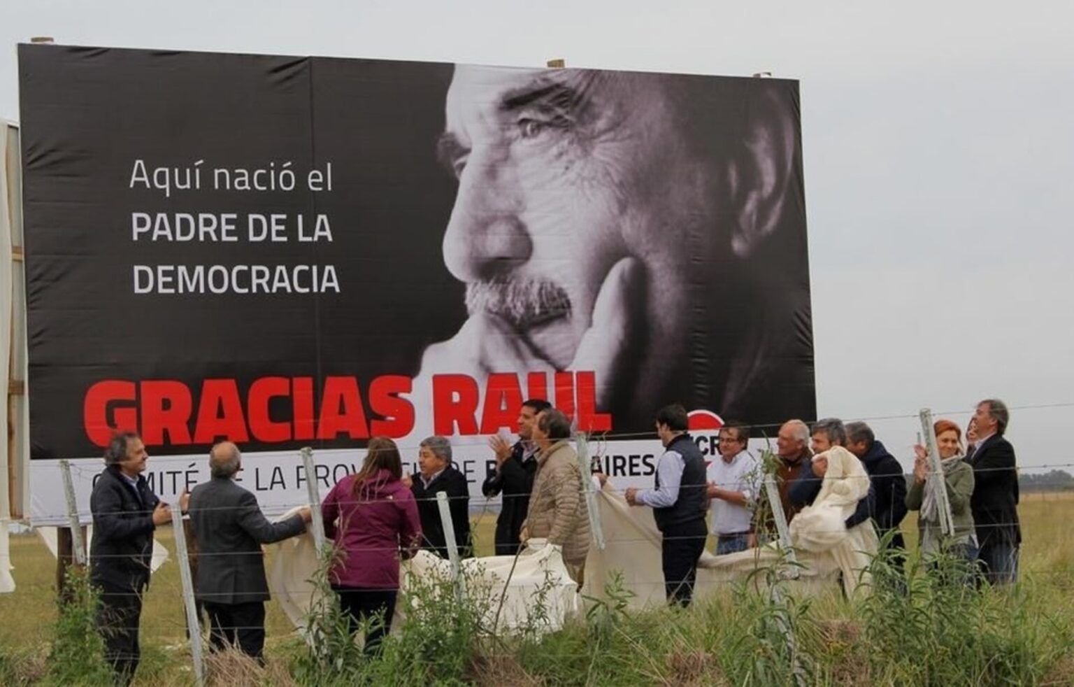 Aprobaron ley para homenajear a raúl alfonsín sobre la ruta 2 a la altura de chascomús