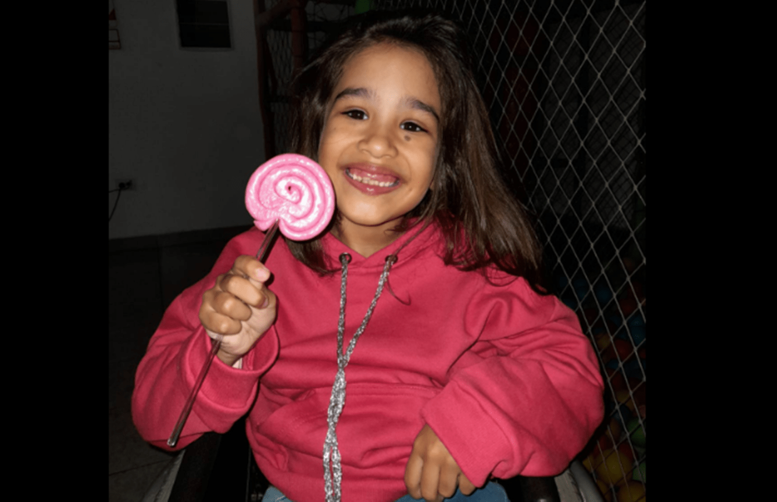 Castelli: lanzan campaña solidaria para comprar una silla de ruedas para una niña