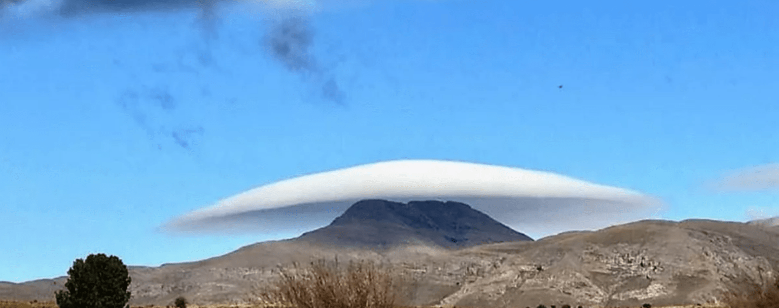 Una nube con forma de ovni sorprendió a los habitantes de sierra de la ventana