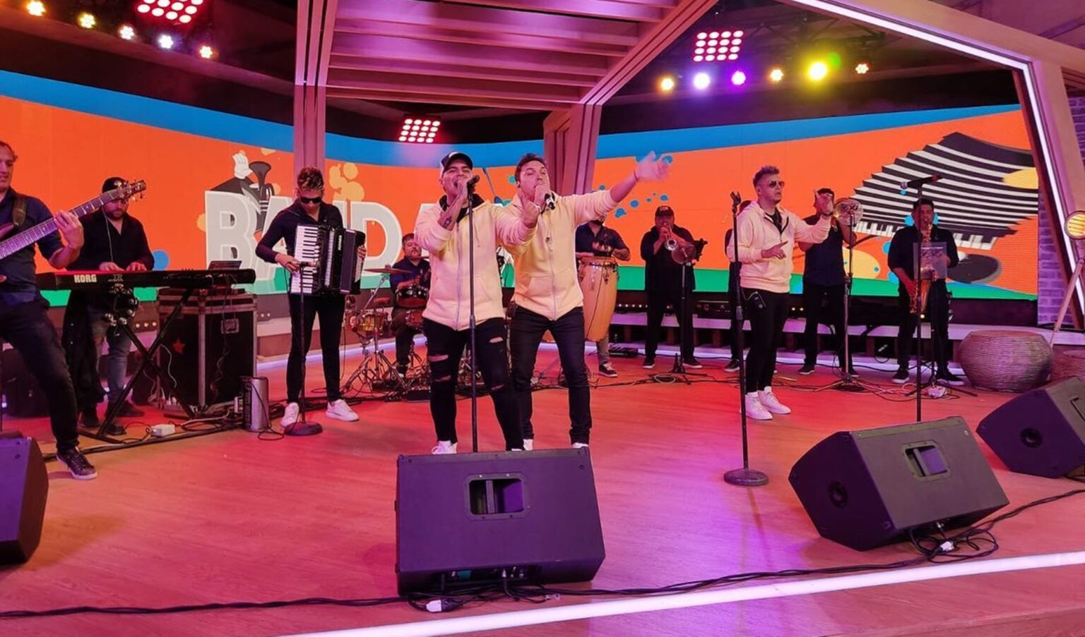 Castelli cumple 157 años y lo festeja con desfiles, espectáculos y el cierre con banda xxi