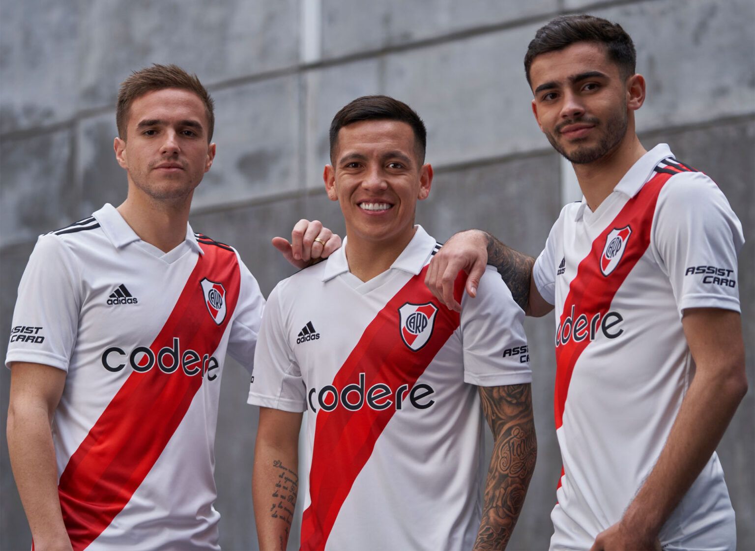 River presentó su nueva camiseta: ¿cuánto cuesta y cómo comprarla con descuento?
