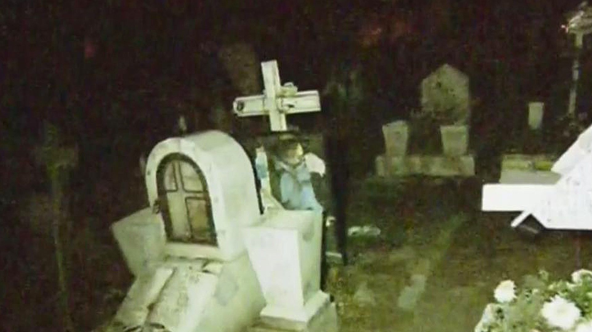 Fantasma en cementerio