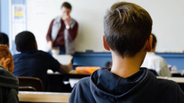Maestra y alumnos