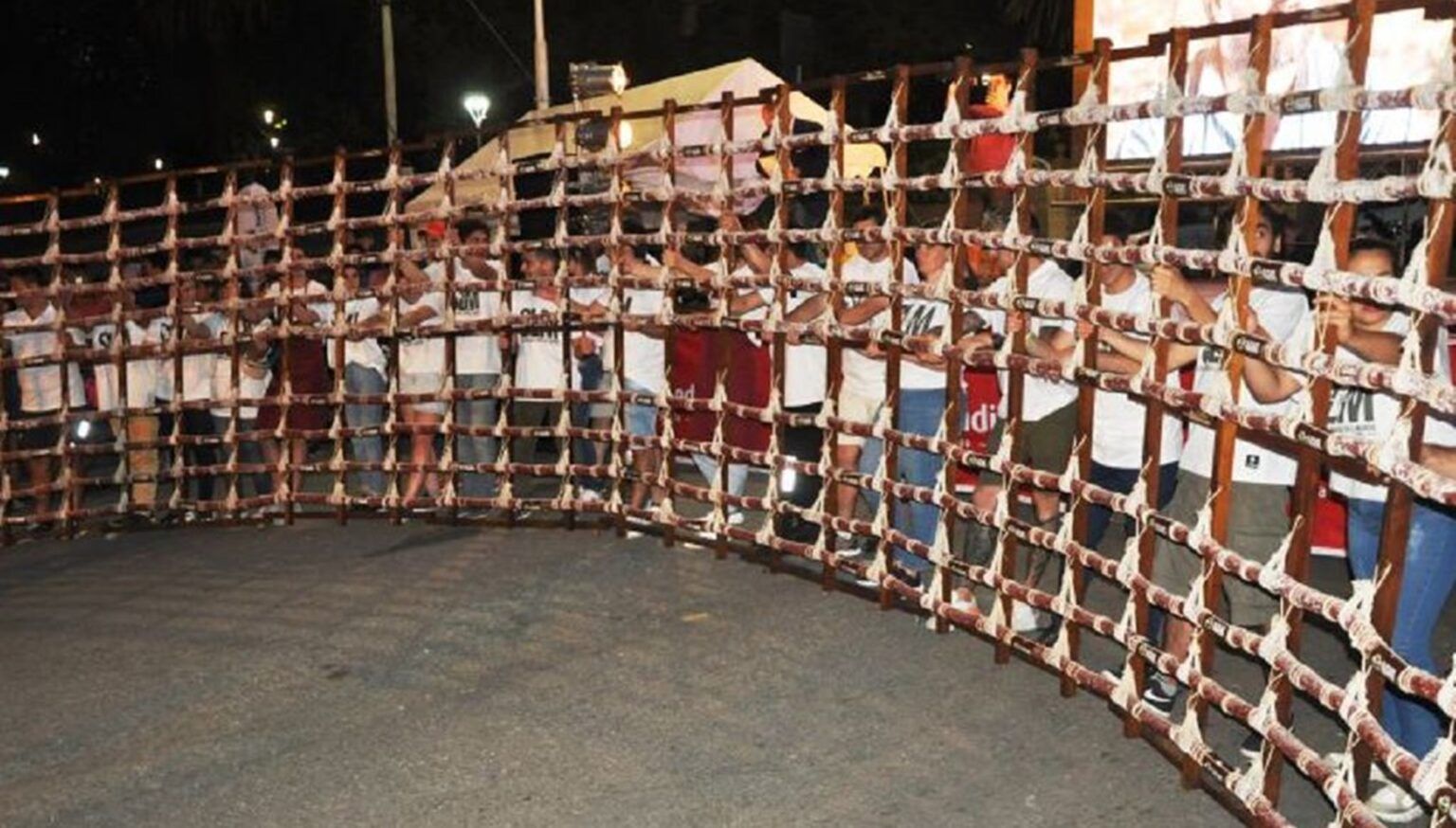 Récord: el salame más largo del mundo es de tandil y mide casi 190 metros