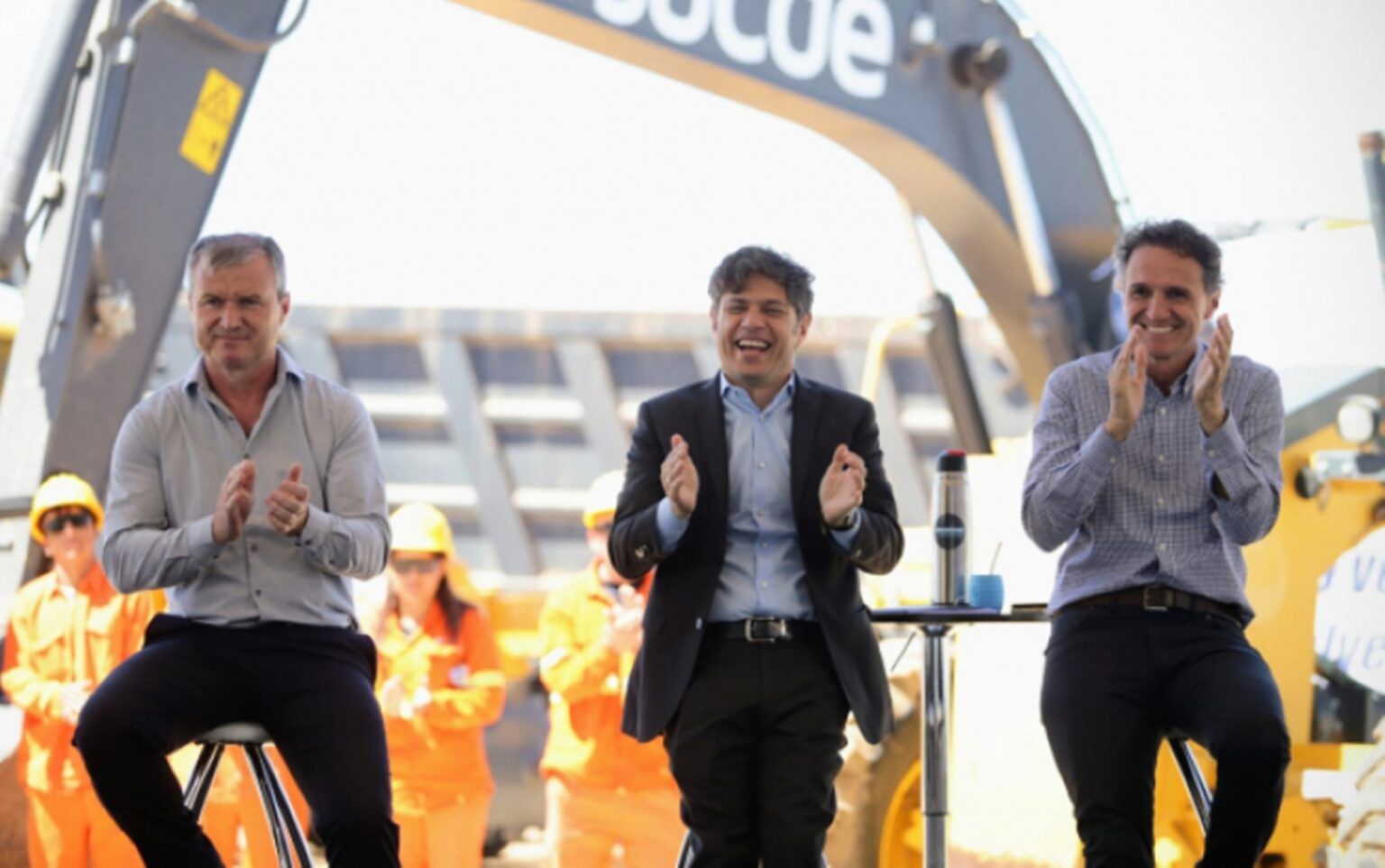 Kicillof visita monte y entrega patrulleros, una ambulancia e inaugura un centro de salud