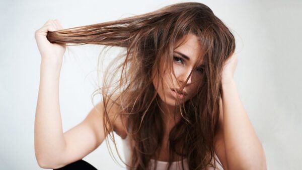 Productos caseros para eliminar el frizz del pelo