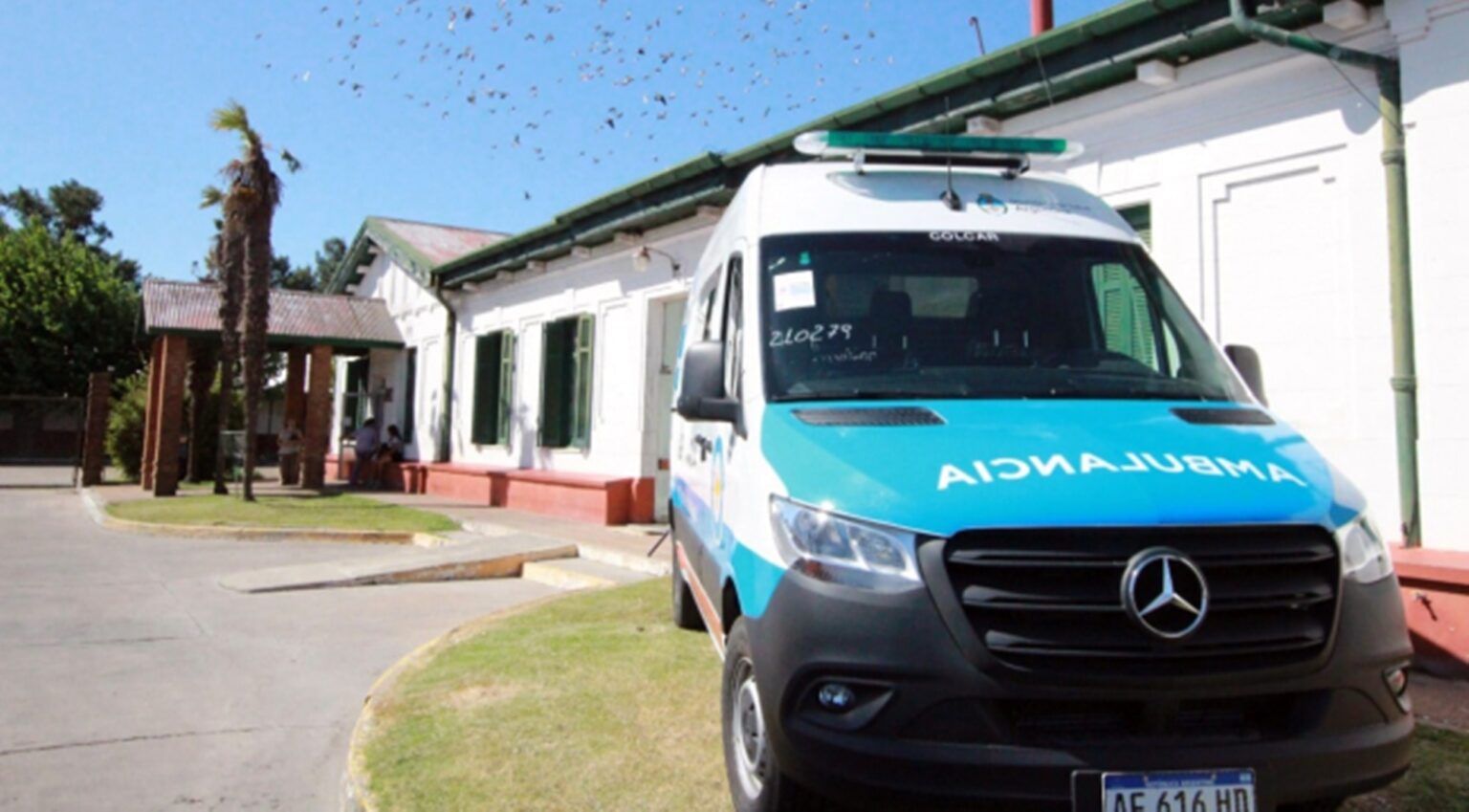 El ministerio de salud inició la distribución de 52 nuevas ambulancias en toda la provincia