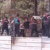 Policía redujo a hombre a sillazos