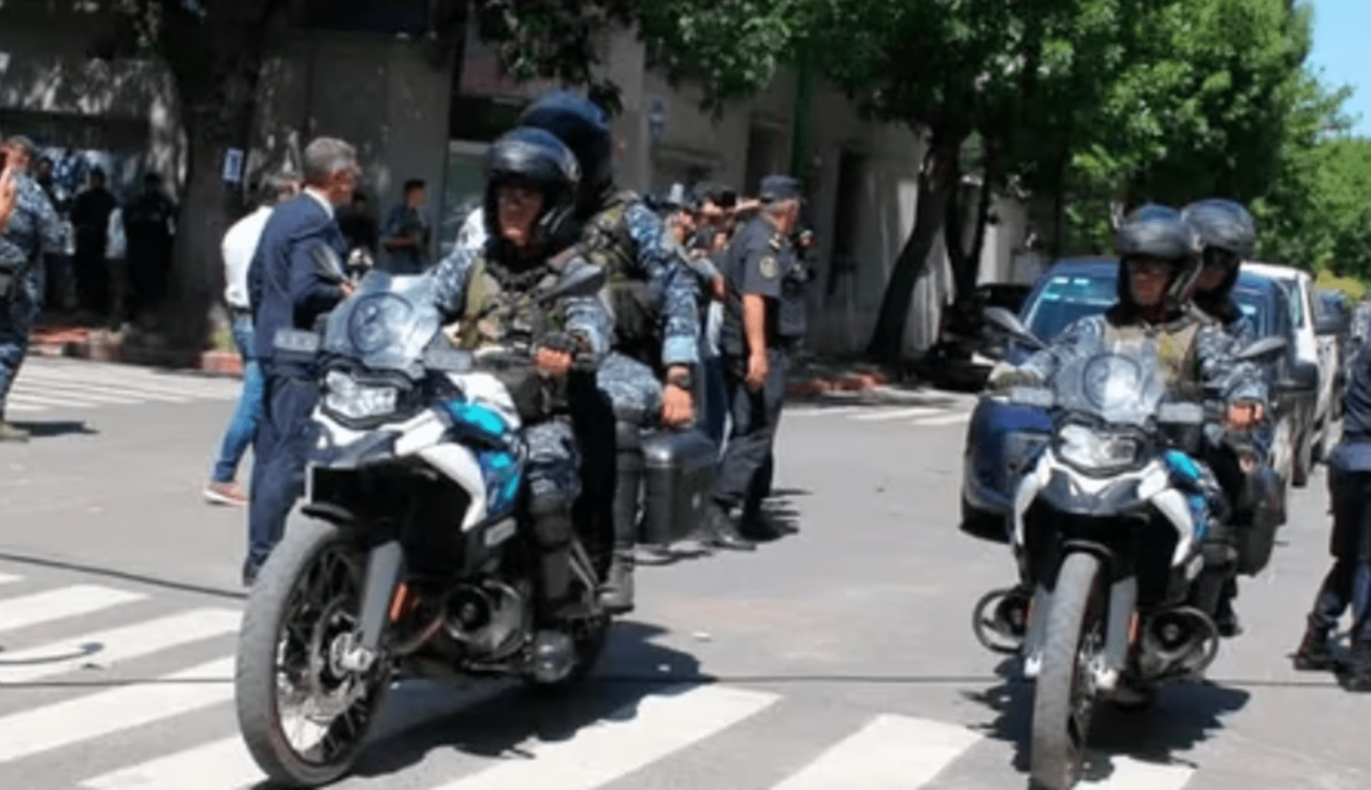 Crimen de fernando: el abogado y padres de los rugbiers llegaron custodiados por la policía