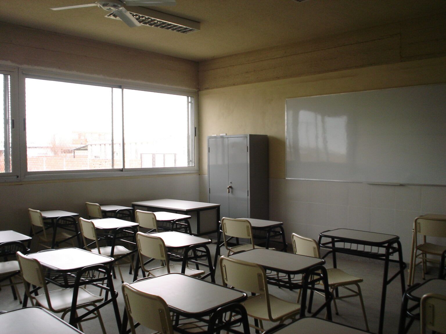 Ola de calor y conflicto en san nicolás: docentes pidieron suspender las clases y el intendente responsabilizó a kicillof