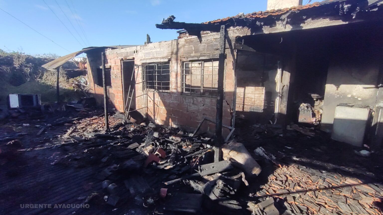 Ayacucho: pérdidas totales al incendiarse una casa esta madrugada