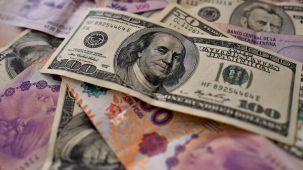 Cuanto es 200 dolares Blue en pesos argentinos