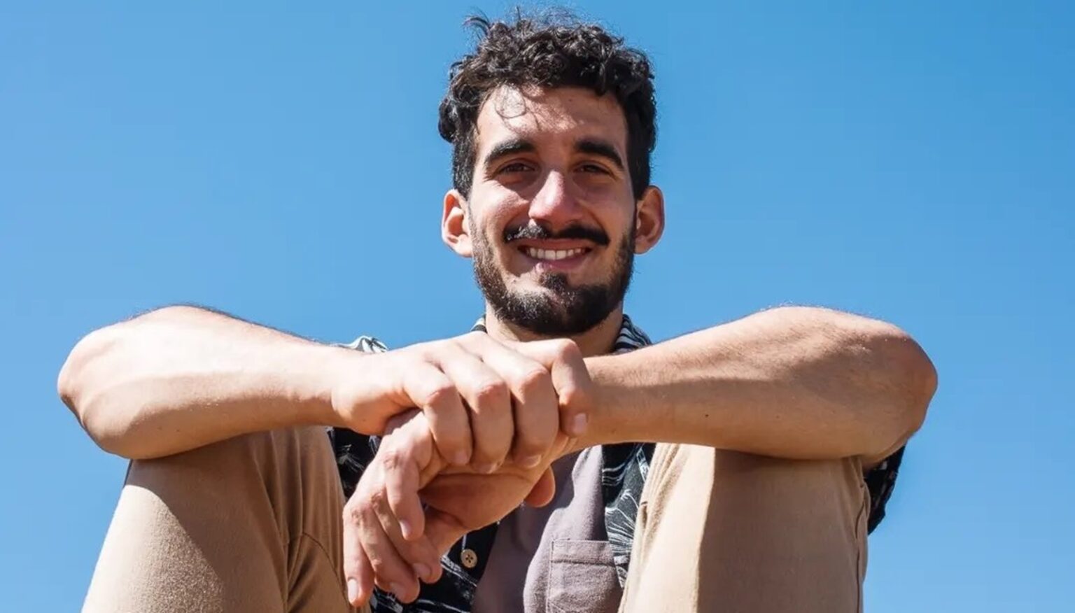 Inician campaña solidaria para repatriar los restos de joven artista costero fallecido en suiza