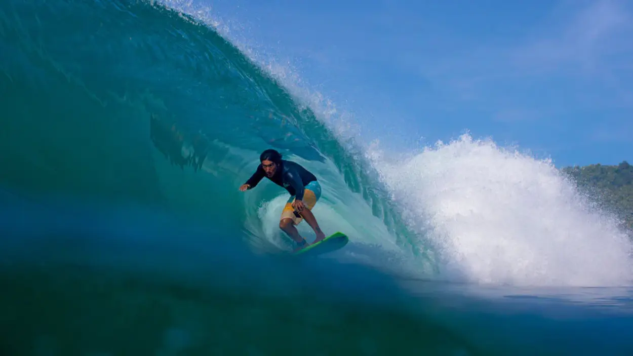 mikala jones accidente