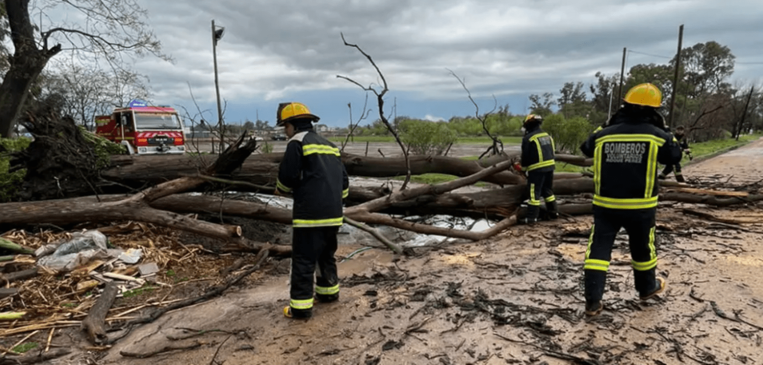 Temporal con vientos, granizo y fuertes tormentas afecta varias localidades bonaerenses