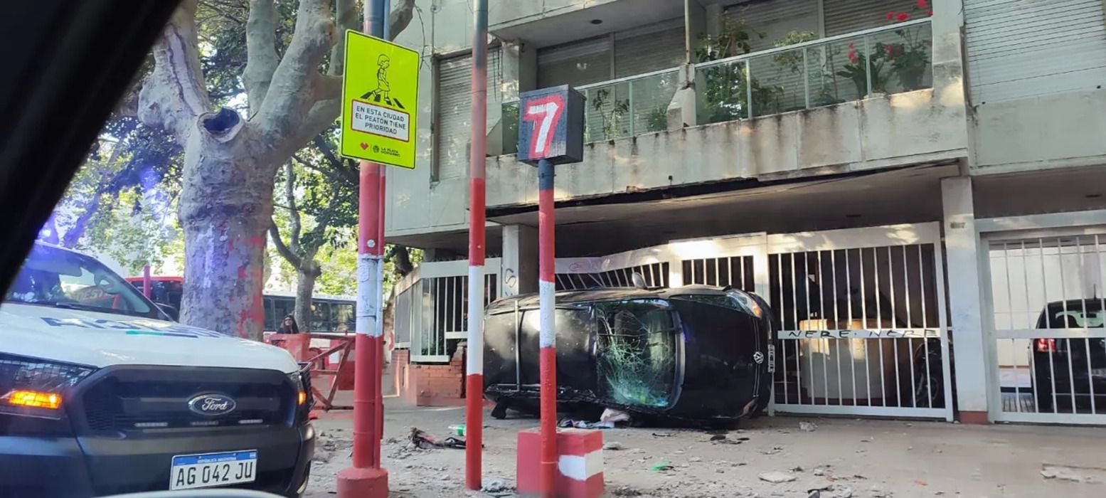 Accidente a metros del estadio La Plata