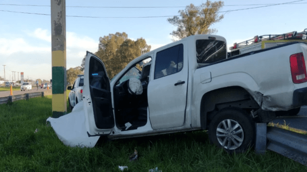Tremendo accidente en Ruta 2: Una mujer herida tras fuerte despiste y ...