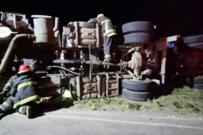 Accidente en ruta 41: volcó un camión con batea cerca de general belgrano