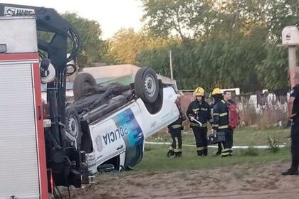 Mar de ajó: dos policías heridos tras impactante vuelco de un patrullero