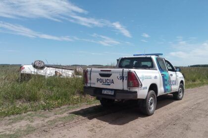 Tremendo vuelco tras persecución por ruta 2 y caminos rurales de coronel vidal