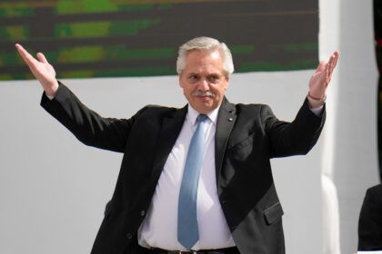 El último día de su gestión, alberto fernández firmó un decreto para tener custodia de por vida dentro y fuera del país