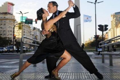 ¿por qué se celebra hoy el día del tango en argentina?