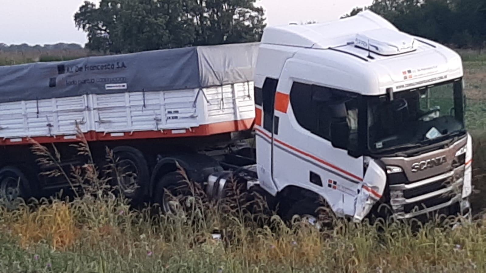 Trágico accidente en la ruta 51: Un muerto tras tremendo choque entre ...