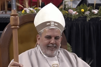 Tras la grave denuncia en su contra, renunció el obispo designado de mar del plata