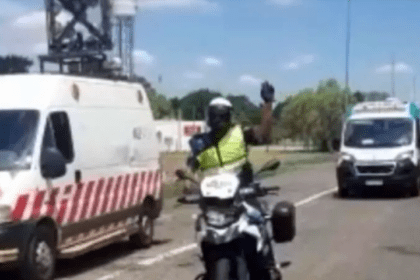 Cordón sanitario en la ruta 2 para trasladar a un paciente código rojo desde castelli a capital federal