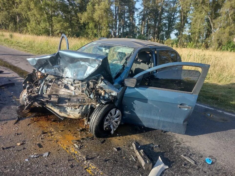 Tremendo accidente en ruta 41: dos autos chocaron frontalmente cerca de general belgrano