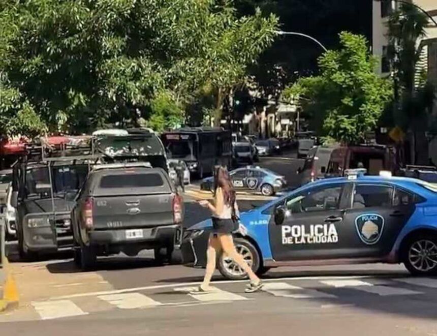 Hombre se encerró en terraza