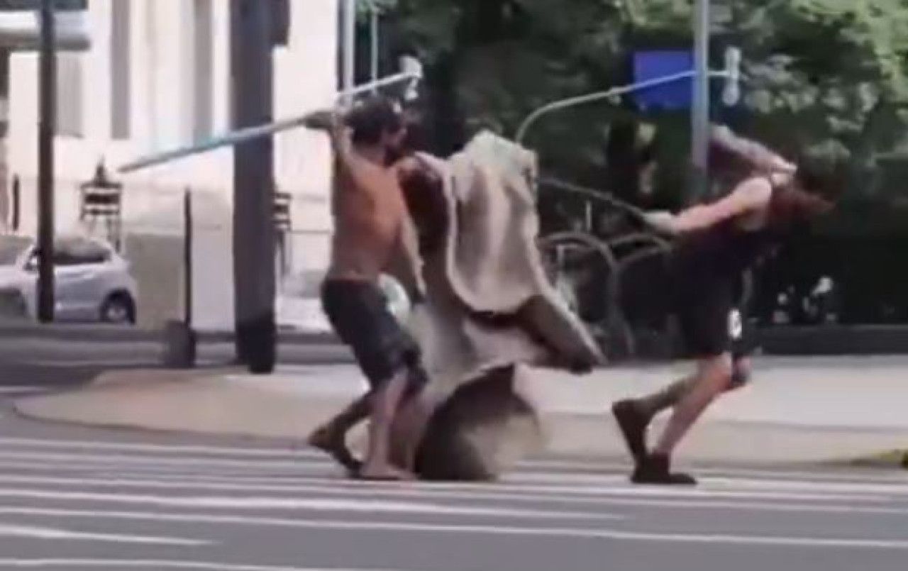 Pelea a palos avenida Corrientes